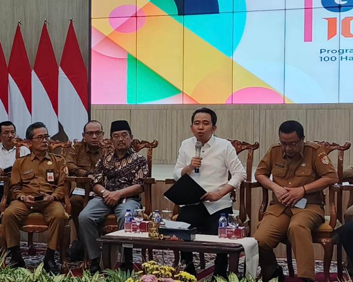 Bupati Jember Kenalkan Program Bunga Desa