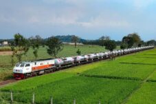 Bantah Video Viral Tambahan Distribusi BBM via Kereta Api ke Jember, KAI: Kabar Menyesatkan 2 Bantah Video Viral Tambahan Distribusi BBM via Kereta Api ke Jember, KAI: Kabar Menyesatkan