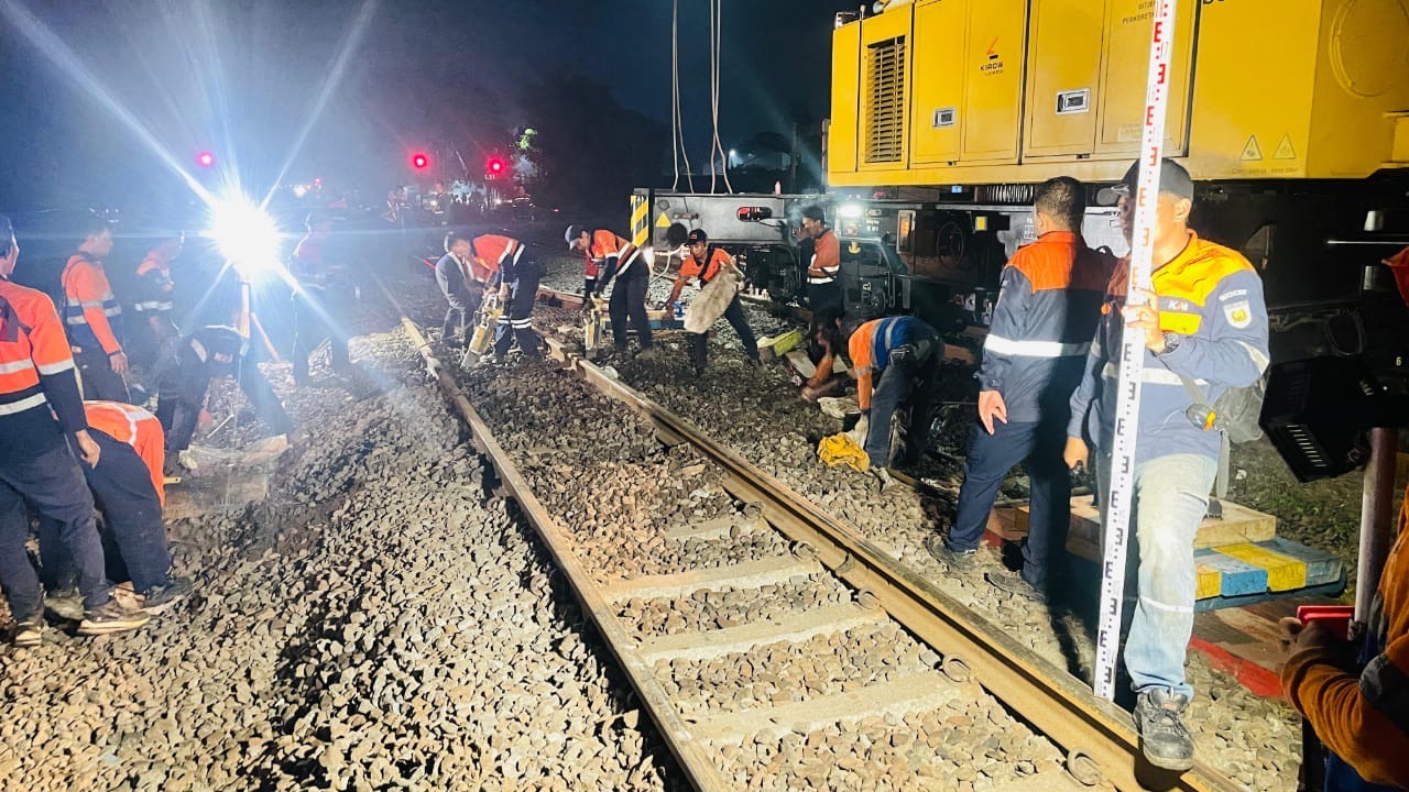 KA Pandalungan Terlambat 10,5 Jam di Stasiun Jember, Terdampak Anjloknya Kereta di Bekasi 6 648b0e5f 213e 49f6 90f5 b28849014dc1