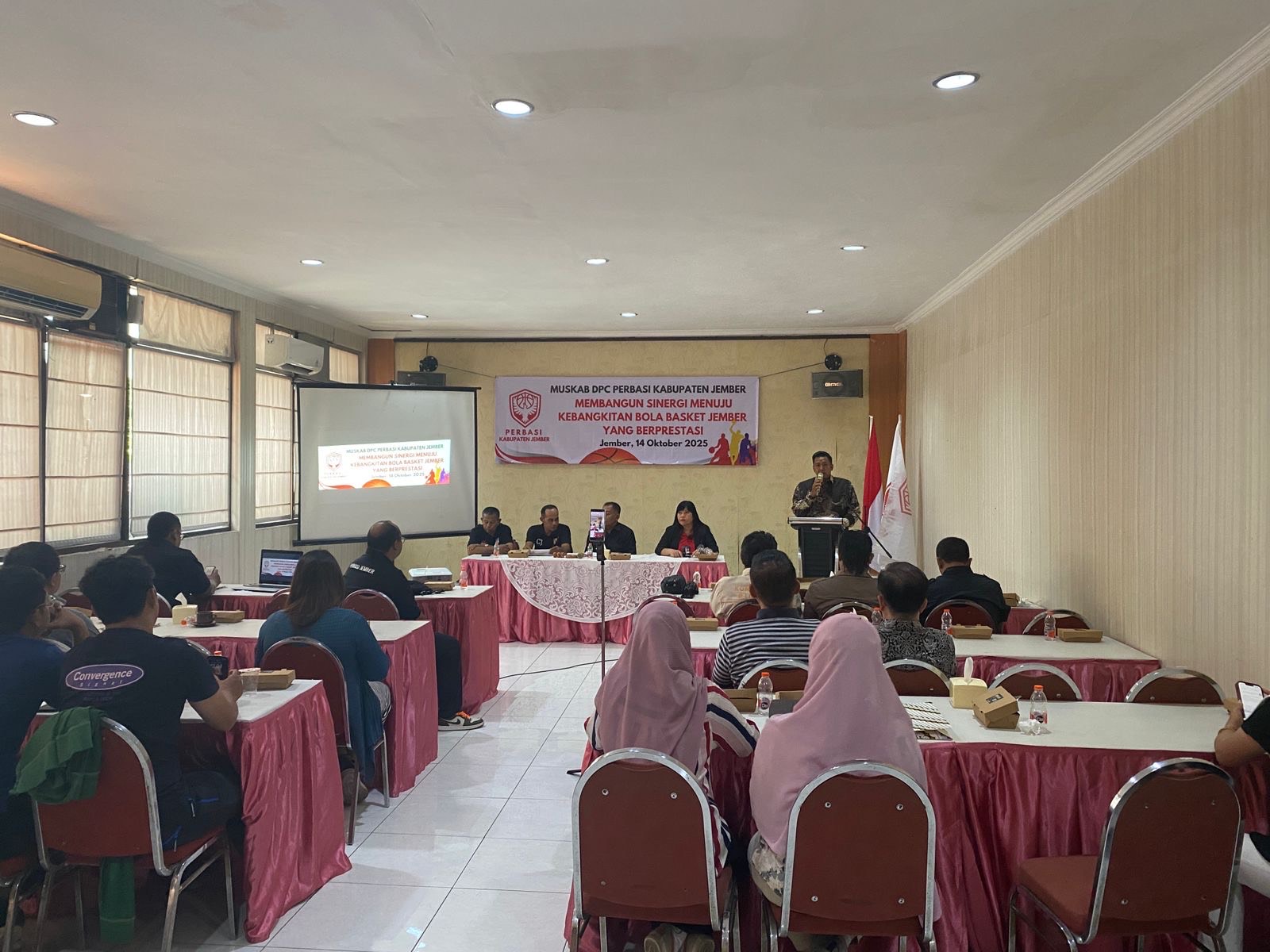 Perbasi Jember Dorong Kolaborasi untuk Tingkatkan Prestasi Bola Basket Daerah 10 89622315 4390 49dd aa33 9df1f70d4ded