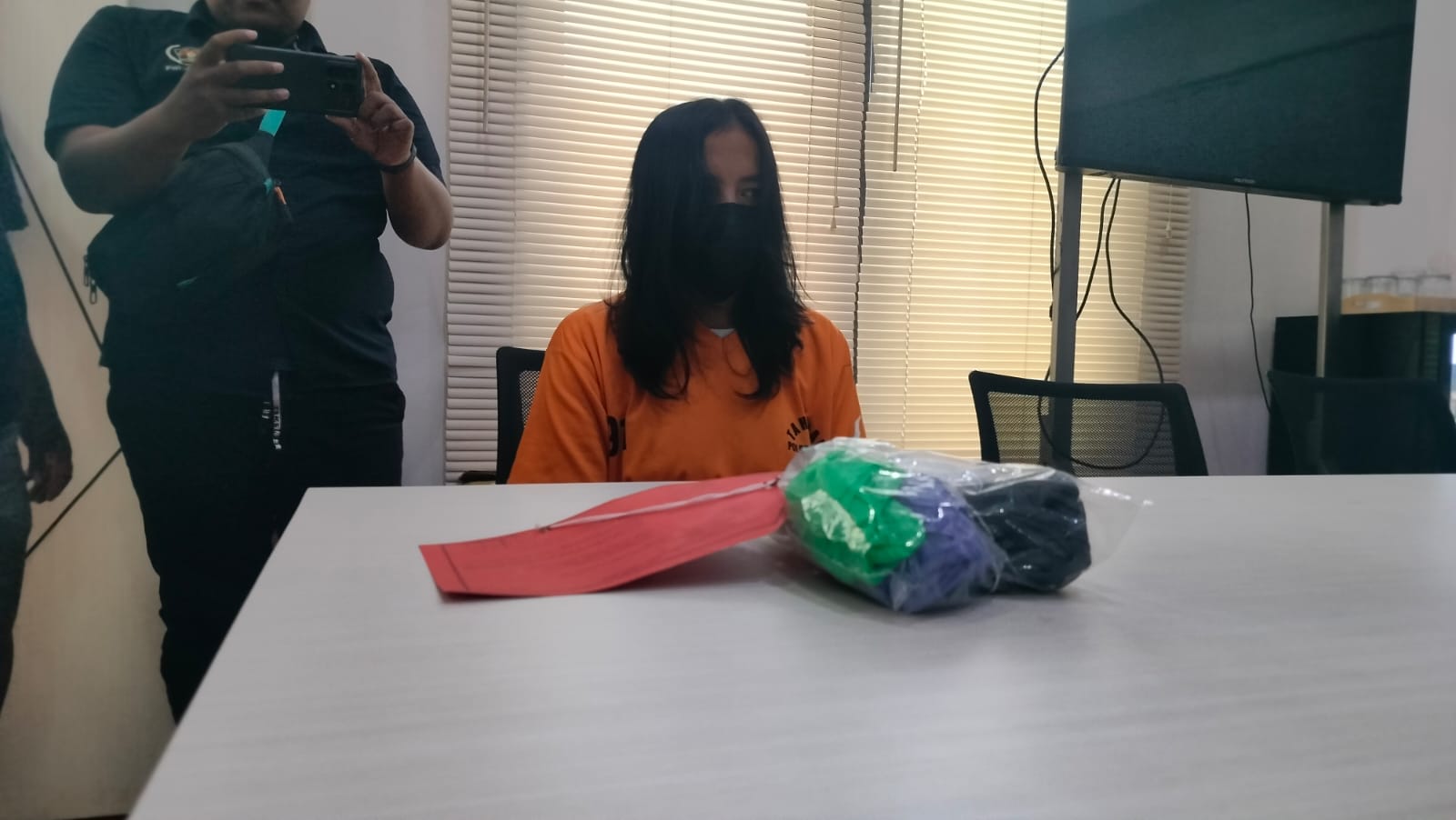 Kantongi Identitas, Polisi Buru Pemasok Narkoba ke Keluarga Pengedar Sabu Jember 7 IMG 20251015 WA0063