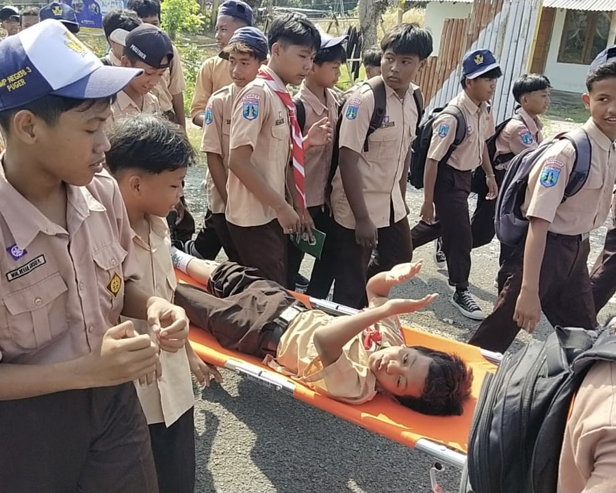 Masuk Zona Megathrust, Siswa SMPN 3 Puger Latihan Evakuasi Tsunami 1 Masuk Zona Megathrust, Siswa SMPN 3 Puger Latihan Evakuasi Tsunami