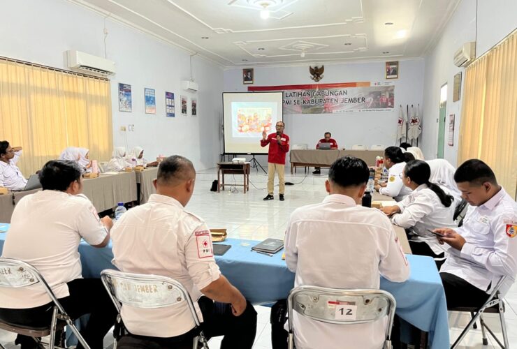Puluhan Relawan PMI Jember Ikuti Latihan Gabungan dan Pembekalan Kebencanaan
